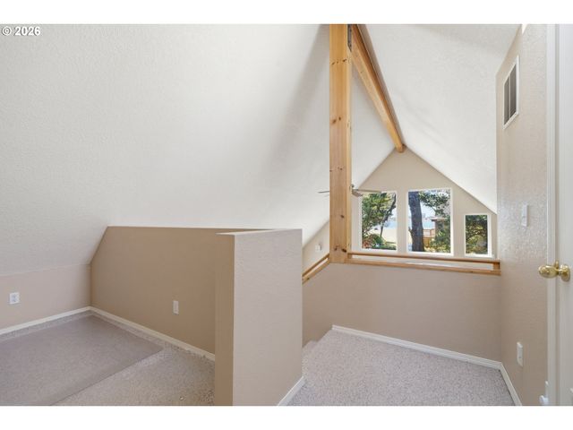 6636 Sw EBB Ave, Lincoln City, OR 97367
