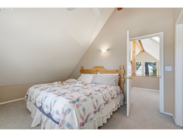 6636 Sw EBB Ave, Lincoln City, OR 97367