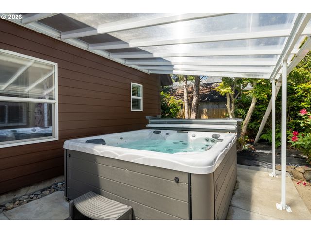 6636 Sw EBB Ave, Lincoln City, OR 97367