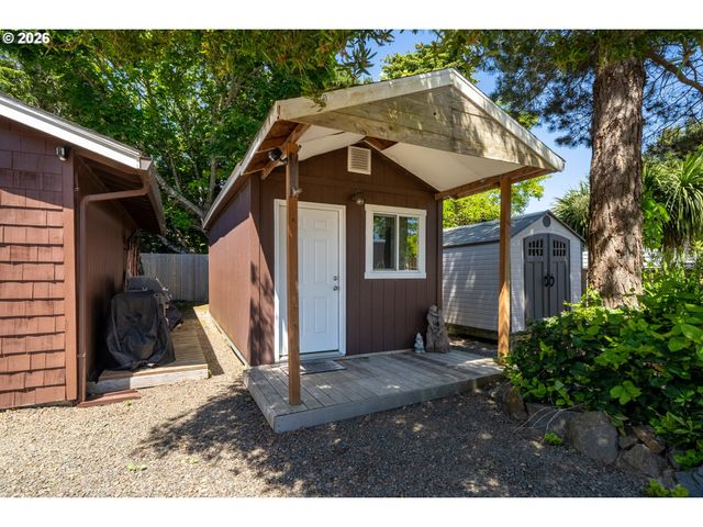 6636 Sw EBB Ave, Lincoln City, OR 97367