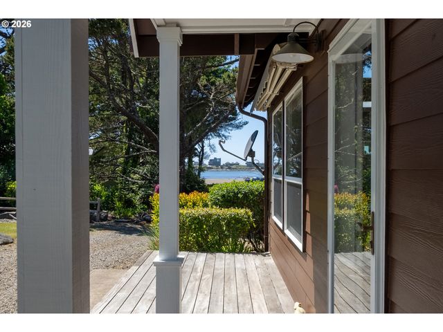 6636 Sw EBB Ave, Lincoln City, OR 97367