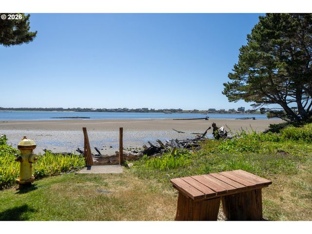 6636 Sw EBB Ave, Lincoln City, OR 97367