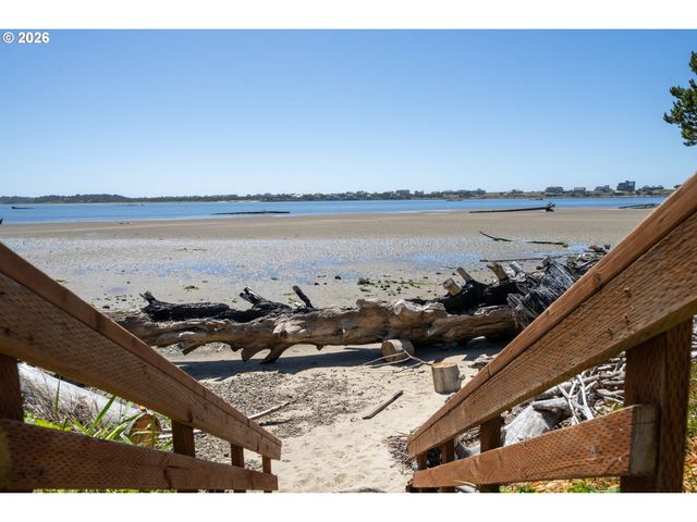 6636 Sw EBB Ave, Lincoln City, OR 97367
