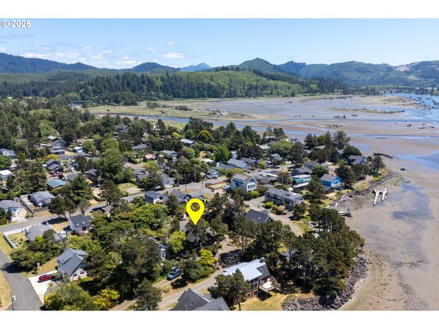 6636 Sw EBB Ave, Lincoln City, OR 97367