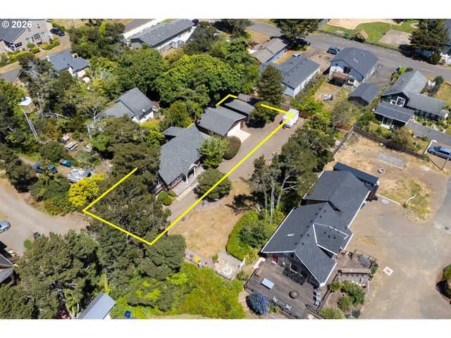 6636 Sw EBB Ave, Lincoln City, OR 97367