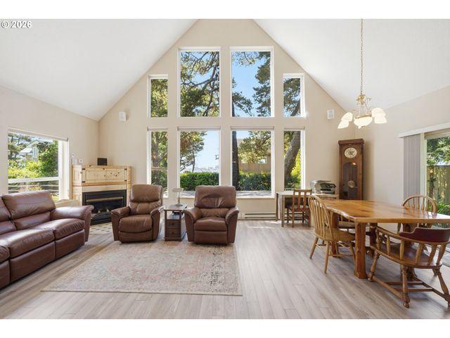6636 Sw EBB Ave, Lincoln City, OR 97367