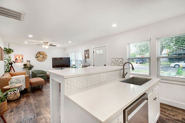 818 N Windomere Avenue, Dallas, TX 75208
