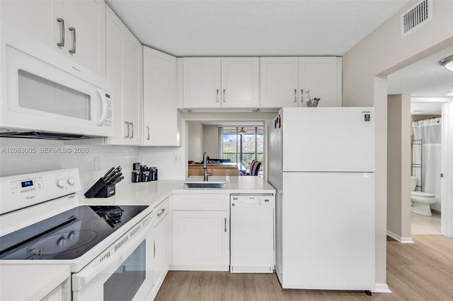 2900 NW 42nd Avenue A402, Coconut Creek, FL 33066