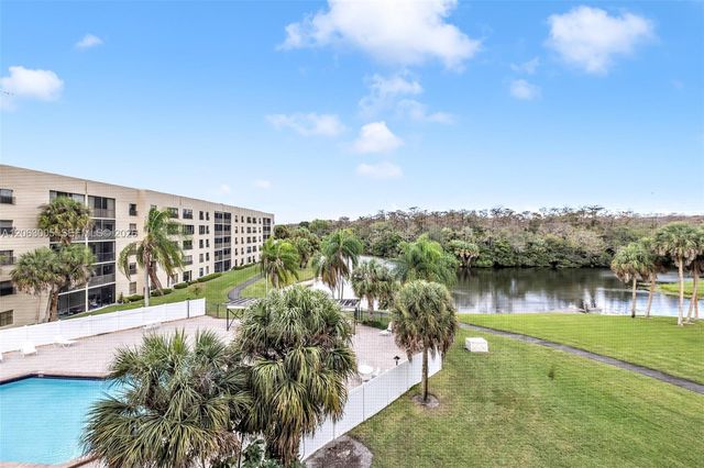 2900 NW 42nd Avenue A402, Coconut Creek, FL 33066