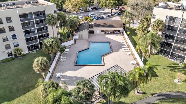 2900 NW 42nd Avenue A402, Coconut Creek, FL 33066