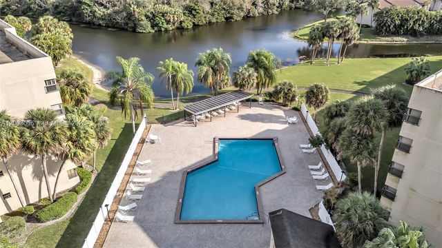 2900 NW 42nd Avenue A402, Coconut Creek, FL 33066