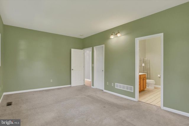 8 MEADOWOOD PL, Boiling Springs, PA 17007