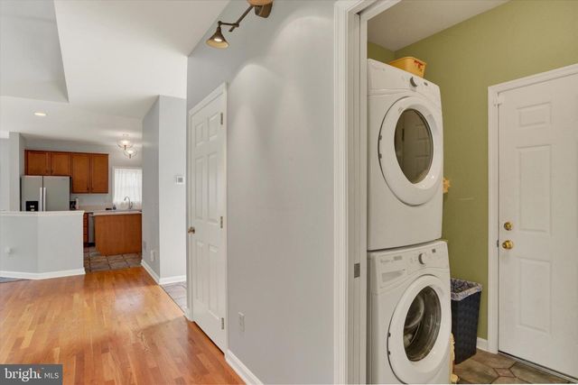 8 MEADOWOOD PL, Boiling Springs, PA 17007