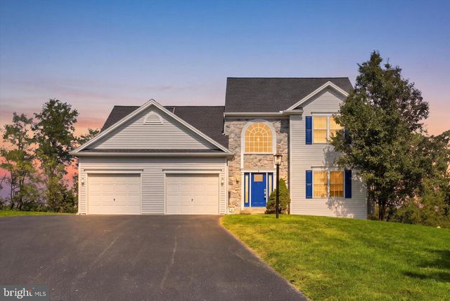 8 MEADOWOOD PL, Boiling Springs, PA 17007