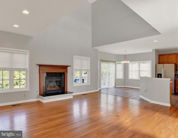 8 MEADOWOOD PL, Boiling Springs, PA 17007