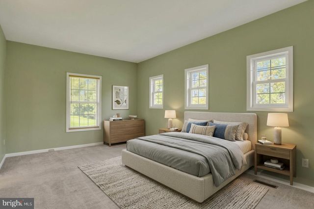 8 MEADOWOOD PL, Boiling Springs, PA 17007