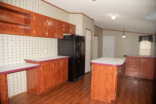 114 Camelot Dr, Hohenwald, TN 38462