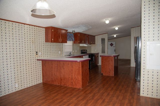 114 Camelot Dr, Hohenwald, TN 38462