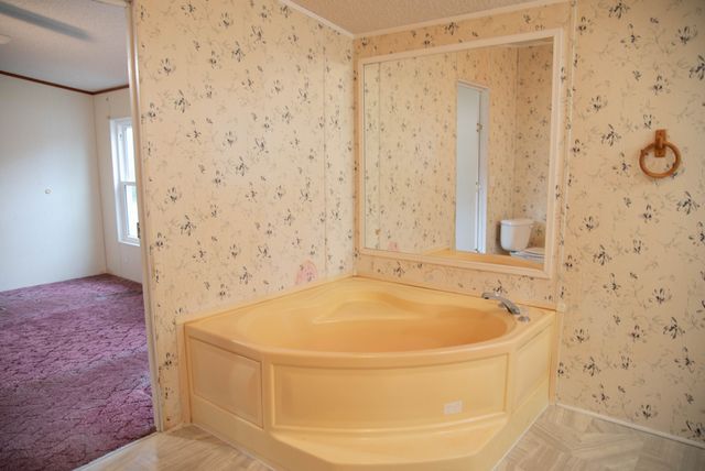 114 Camelot Dr, Hohenwald, TN 38462