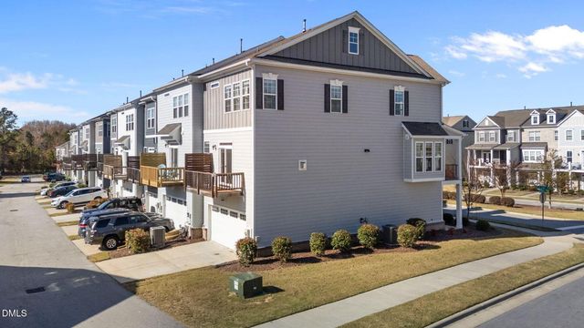 2901 Great Lawn Road 77, Apex, NC 27502