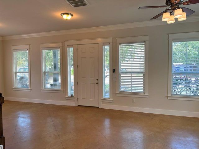 505 W North Loop BLVD A, Austin, TX 78751