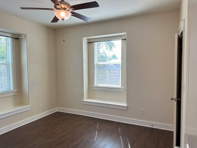 505 W North Loop BLVD A, Austin, TX 78751
