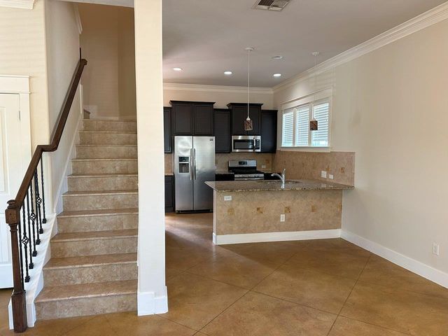 505 W North Loop BLVD A, Austin, TX 78751