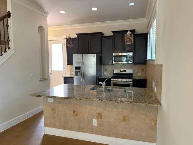 505 W North Loop BLVD A, Austin, TX 78751
