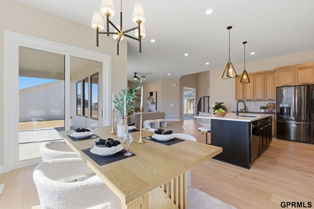 21121 Jessie Avenue, Elkhorn, NE 68022