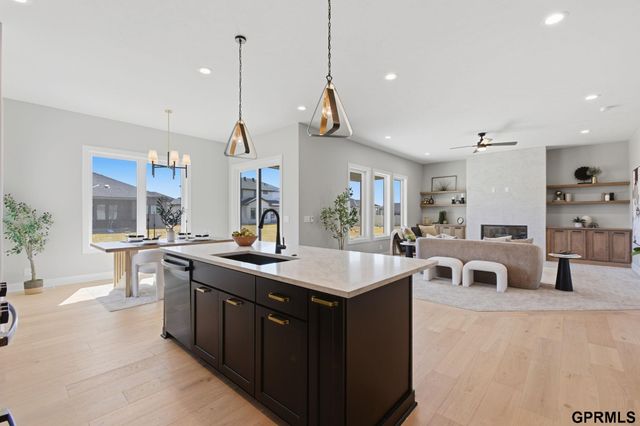 21121 Jessie Avenue, Elkhorn, NE 68022