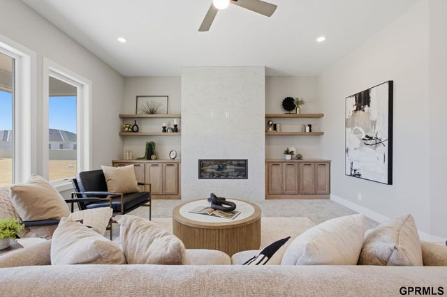 21121 Jessie Avenue, Elkhorn, NE 68022