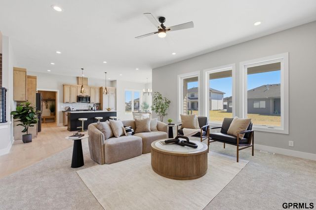 21121 Jessie Avenue, Elkhorn, NE 68022