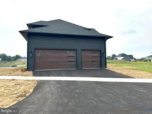 376 SPRING HAVEN DR, Lancaster, PA 17601