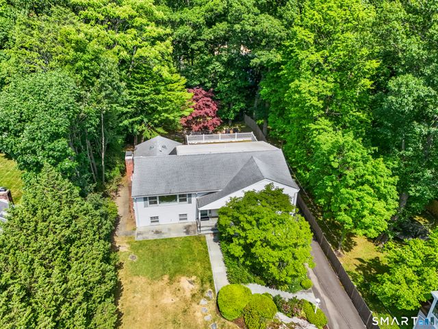 33 Sachem Road, Greenwich, CT 06830