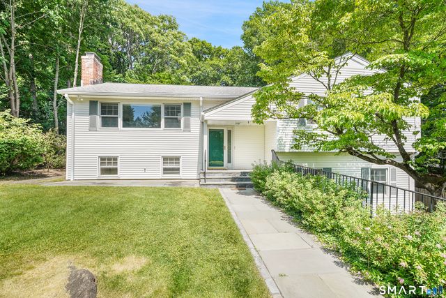 33 Sachem Road, Greenwich, CT 06830