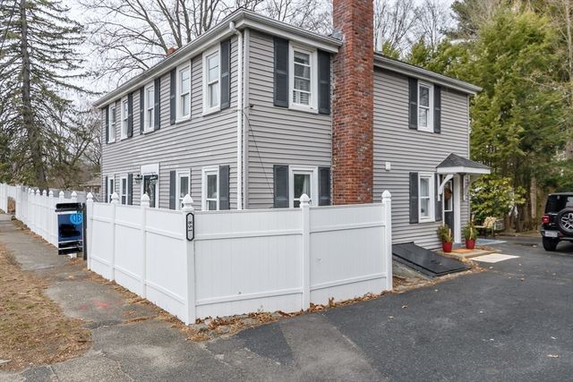 851 Worcester St, Wellesley, MA 02481