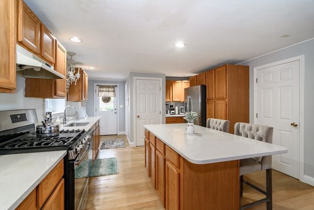 851 Worcester St, Wellesley, MA 02481