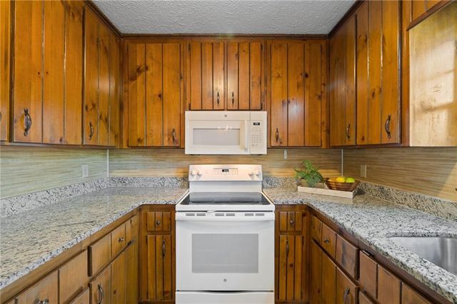 193 Shady Lane Circle, Canton, GA 30115