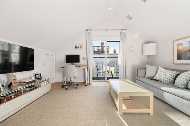 269 Gold Street 3, Boston, MA 02127