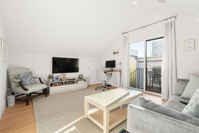 269 Gold Street 3, Boston, MA 02127