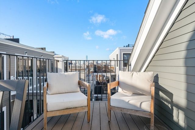 269 Gold Street 3, Boston, MA 02127