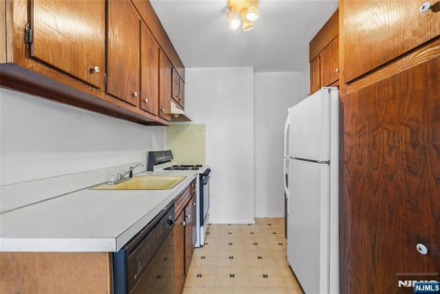 926 Bloomfield 5E, Glen Ridge, NJ 07028