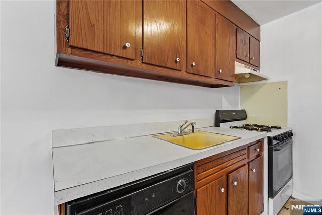 926 Bloomfield 5E, Glen Ridge, NJ 07028