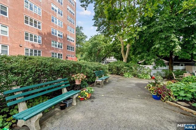 926 Bloomfield 5E, Glen Ridge, NJ 07028