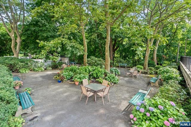 926 Bloomfield 5E, Glen Ridge, NJ 07028