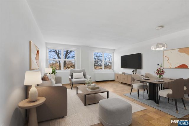 926 Bloomfield 5E, Glen Ridge, NJ 07028