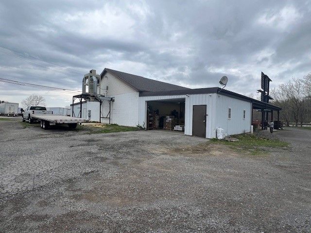 3892 US 422, Slippery Rock Twp, PA 16101