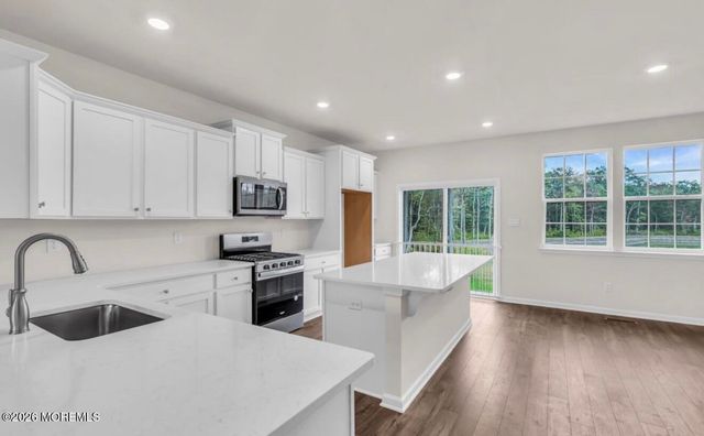 276 Mantoloking Drive, Jackson, NJ 08527