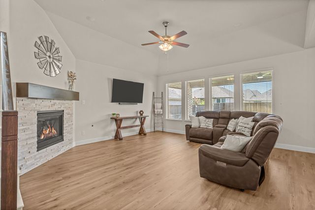 2506 Williamsburg Drive, Melissa, TX 75454