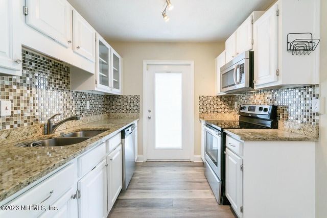 1155 19TH Street N, Jacksonville Beach, FL 32250